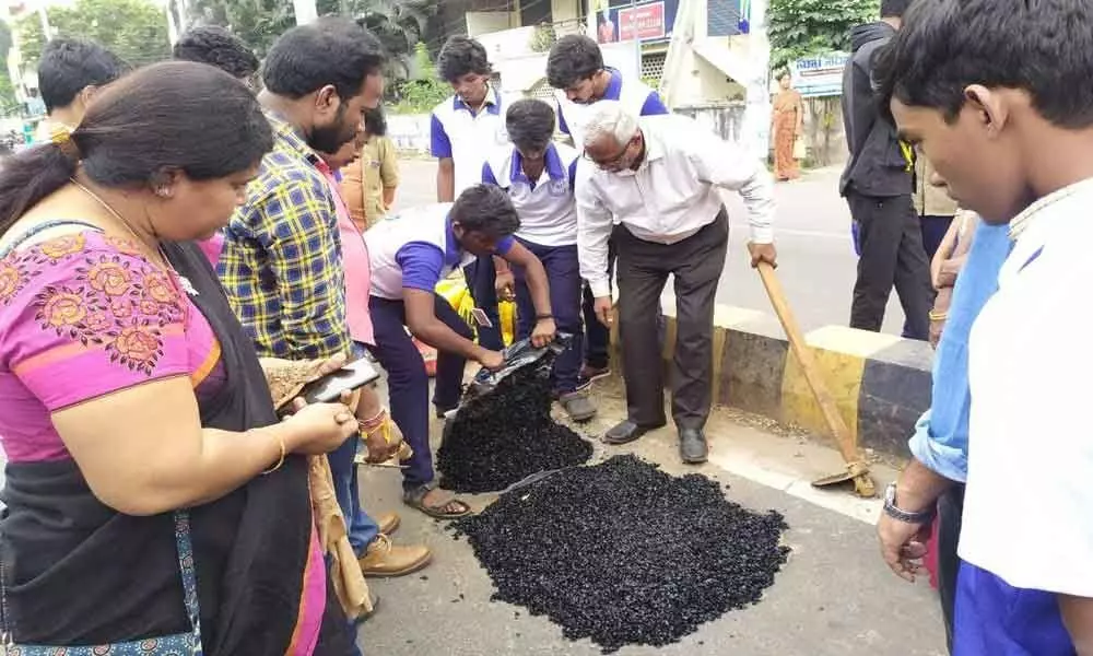 Road Doctor Tilak trains PBS students in Vijayawada