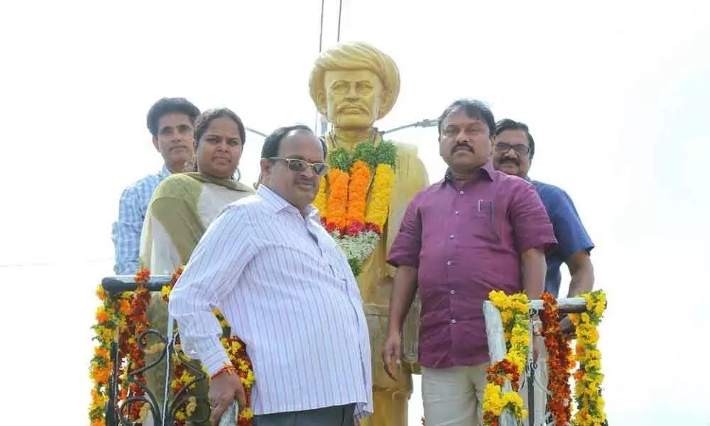 Mahatma Phule icon of social reforms: Collector Dr Pola Bhaskara