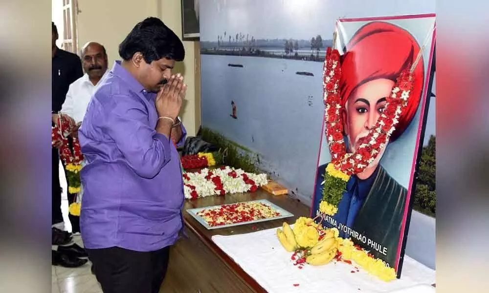 Jyotirao Phule ideals worth emulate: Collector R Muthyala Raju
