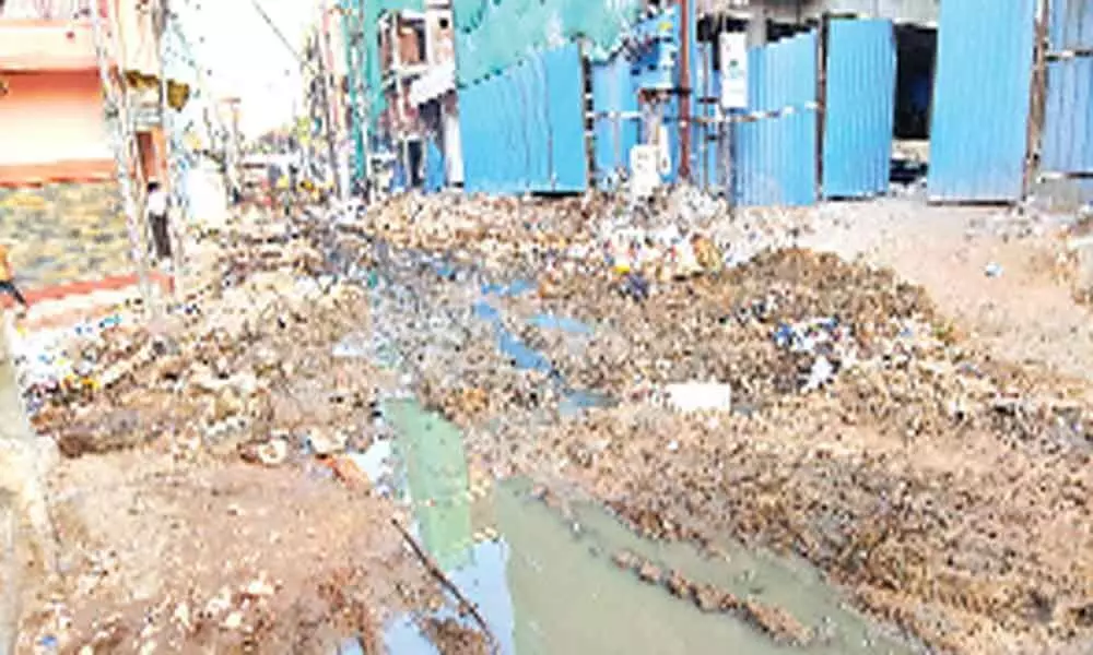 Where is road, ask locals at Asif Nagar