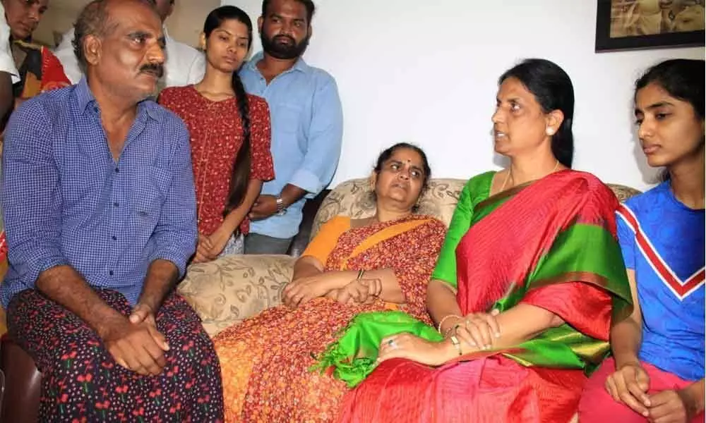 Minister Sabitha consoled Priyankas family members