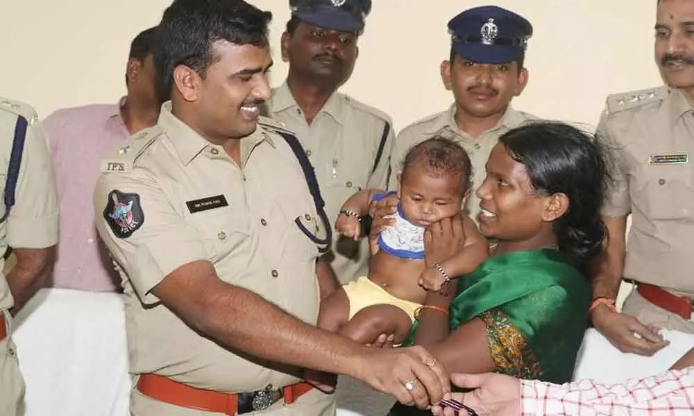 Guntur: Police rescue baby boy from kidnappers