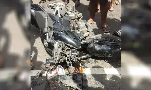 Youth gets hurt after policeman throws lathi over moving bike in Kerala