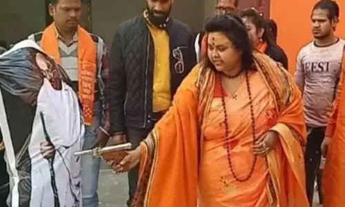 4 Hindu Mahasabha members held for objectionable pamphlets