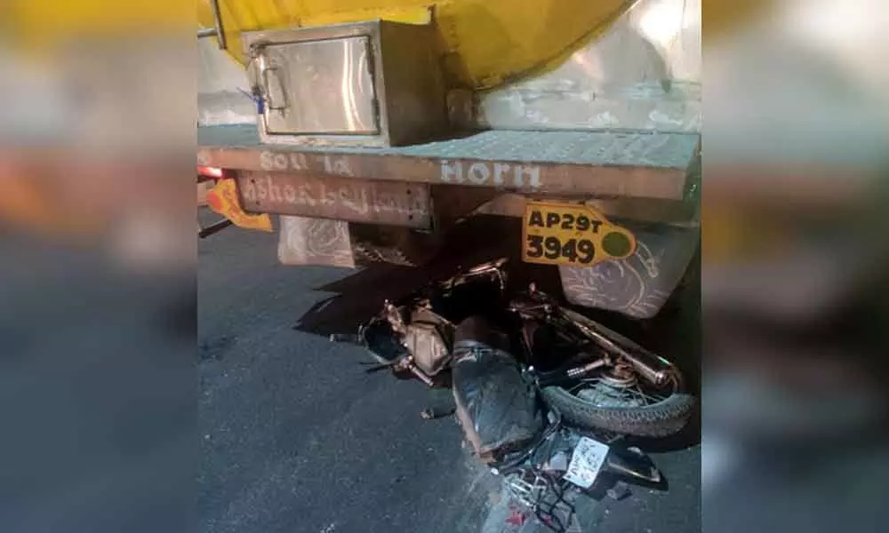 Two killed after being hit by milk tanker in Hyderabad