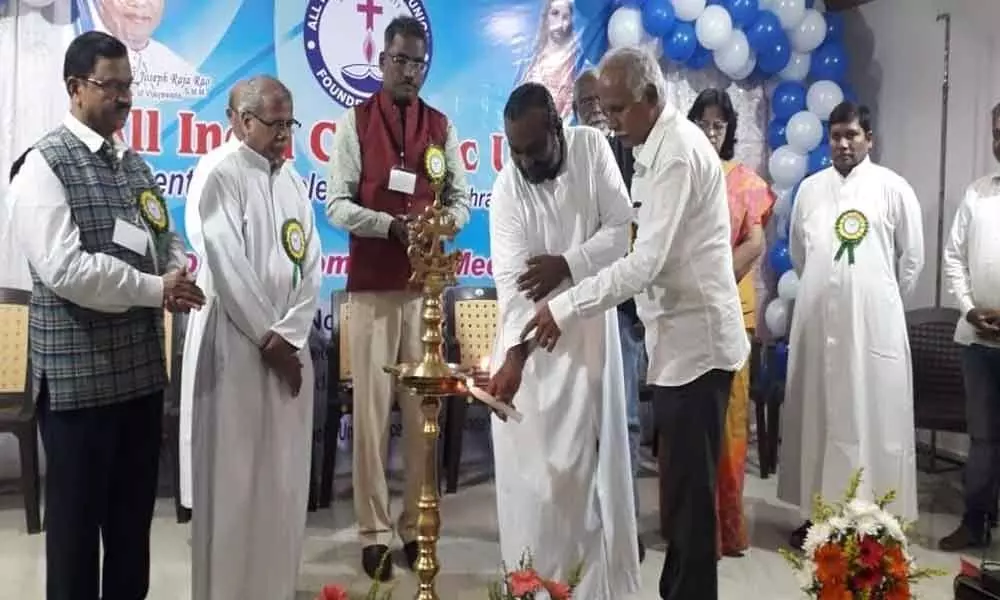 MLA Malladi Vishnu lauds Christian Missionaries services in Vijayawada