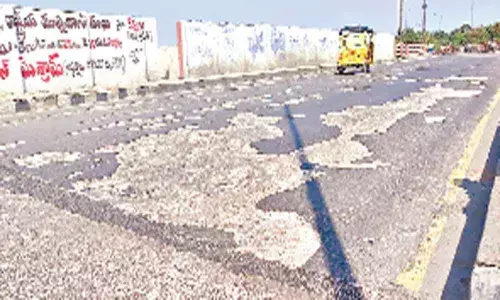 Jamai Osmania flyover cries for attention