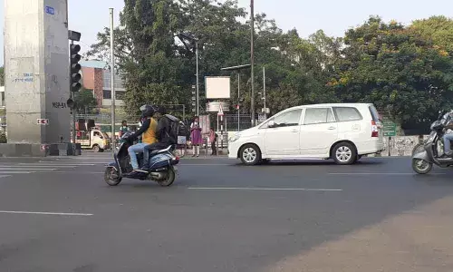 Mettuguda: Traffic signals not functioning