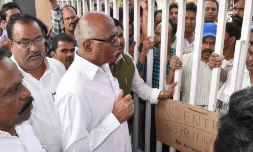 Hyderabad: Nakshatra Colony residents cry for justice to Disha gets louder