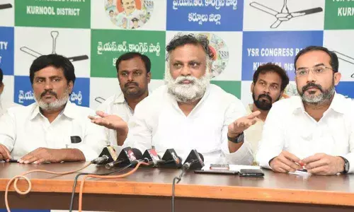 Chandrababu has no moral right to tour Kurnool: YSRCP