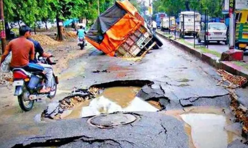 2,015 lost their lives due to potholes in 2018: Government