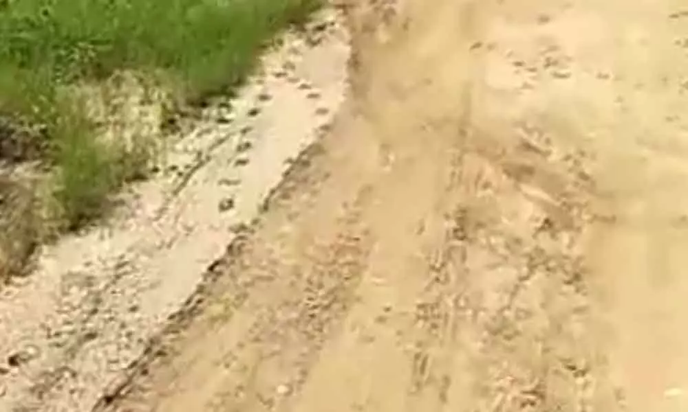 Bolarum: Road remains in bad condition