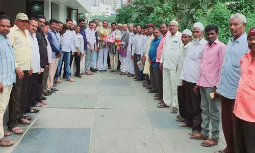 TRS Allwyn Colony division chief calls on MLA Arekapudi Gandhi