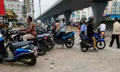 Pie-eyed people have colony on the edge