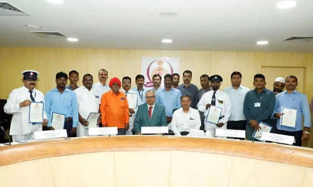 Vijayawada: SCR GM presents safety awards to 19 employees