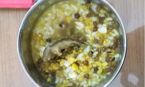 10 fall sick after rat cooked in dal in UP midday meal