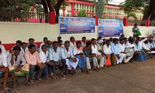 Ongole: MCDKPS demands leather parks, loans