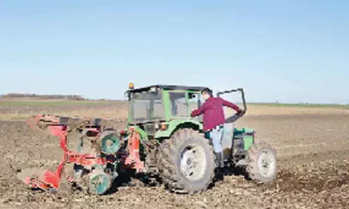 Anantapur: Farmers demand farm machinery on subsidised price