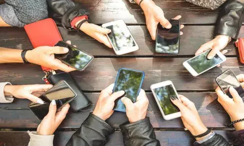 Mobile number portability: 3 days to process MNP in same circle, 5 days for inter-circle