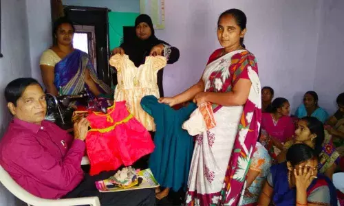 Kothagudem: SCCL officer Bethi Raju inspects vocational training centre