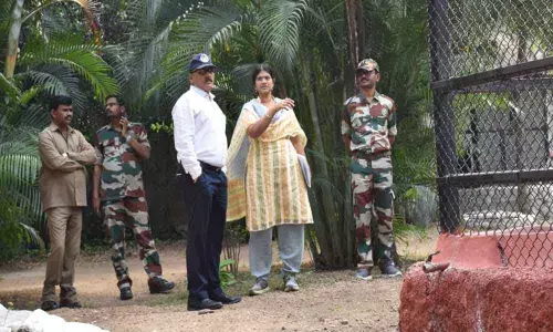 Top central official lauds zoo staff