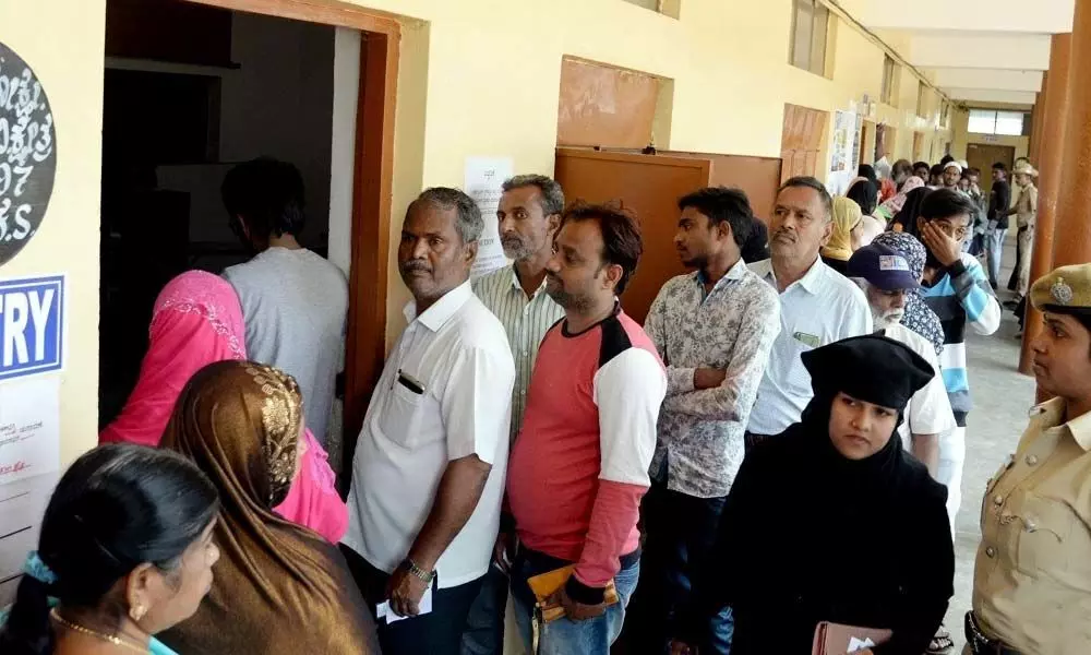 Karnataka bypolls see moderate to heavy turnout