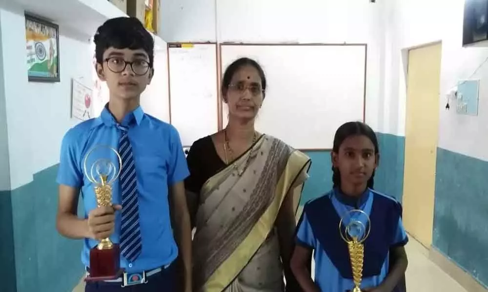 Anantapur: Students of Viswabharathi win prizes in chess competition