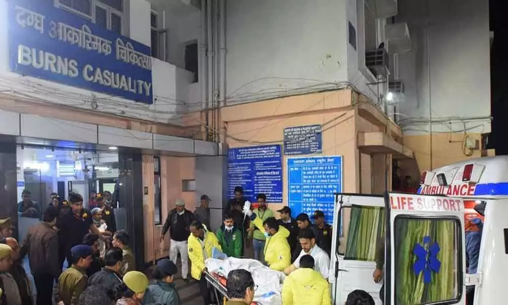 Unnao rape victim who was set ablaze on way to court, dies  at Delhi hospital