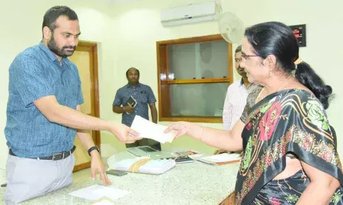 Khammam: Ex-gratia distributed to the kin of deceased RTC workers