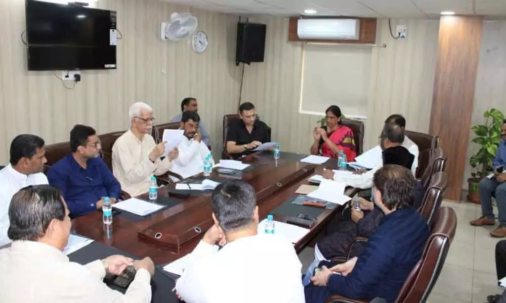 Hyderabad: AK Khan, Akbaruddin urge focus on Urdu schools