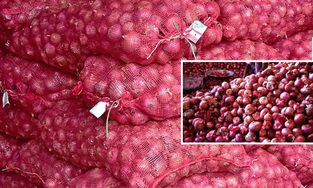 Onion prices fell in Kurnool Market as the Vigilance officials put a break for exportation