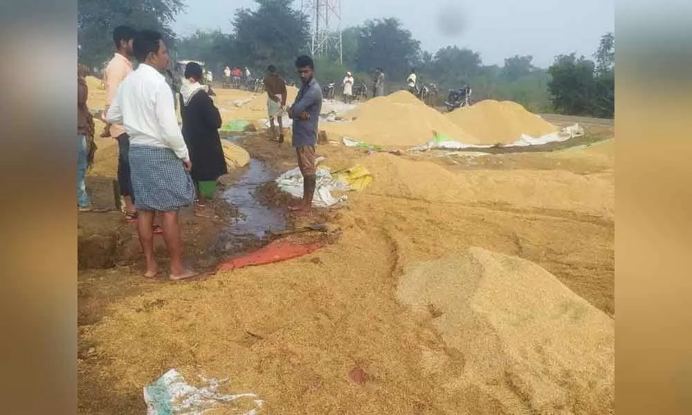 Jagtial: 60 quintal paddy swept away in  Mission Bhagiratha water