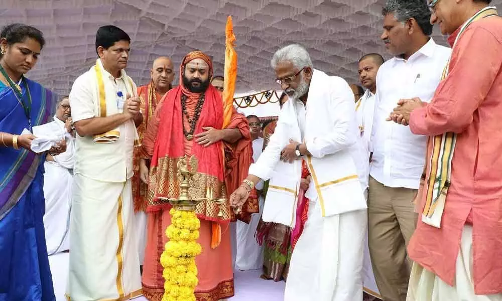 Tirupati: Temple city reverberates with Gita Parayanam by students