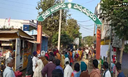 Vizianagaram: Rising onion prices bring tears