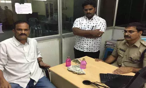 Kurnool: ACB officials nab Motor Vehicle Inspector in Nandyal