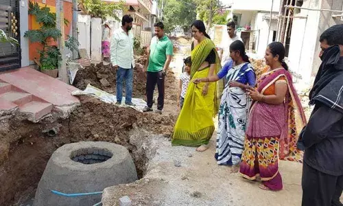 Corporator Lakshmi Prasanna inspects pipeline works