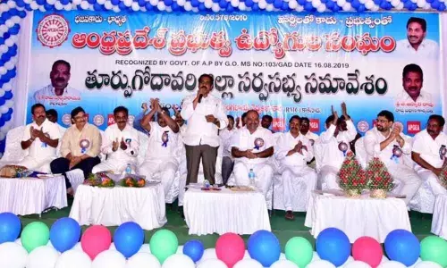 Act responsibly, Minister Kurasala Kannababu tells govt employees