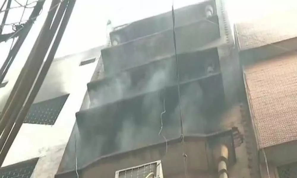 Another fire breaks out at same Anaj Mandi building where 43 people died