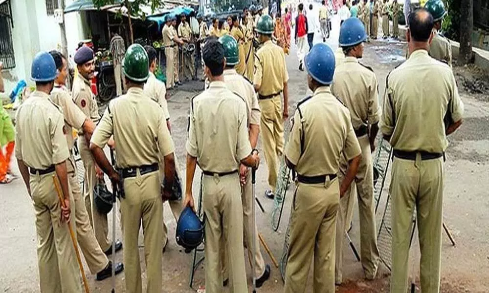 Yogi Adityanath government suspends 7 cops in Unnao case