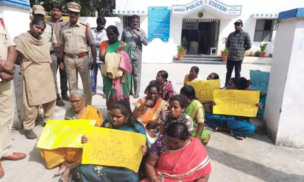 Woman stages protest at police station in Jangaon