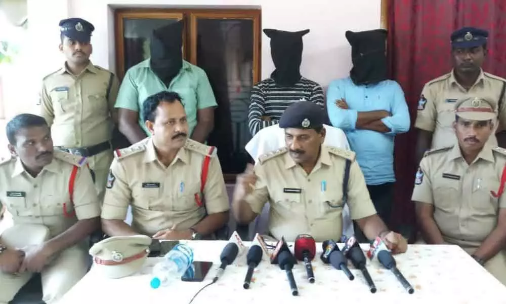 3-member gang held, truck seized in Nellore