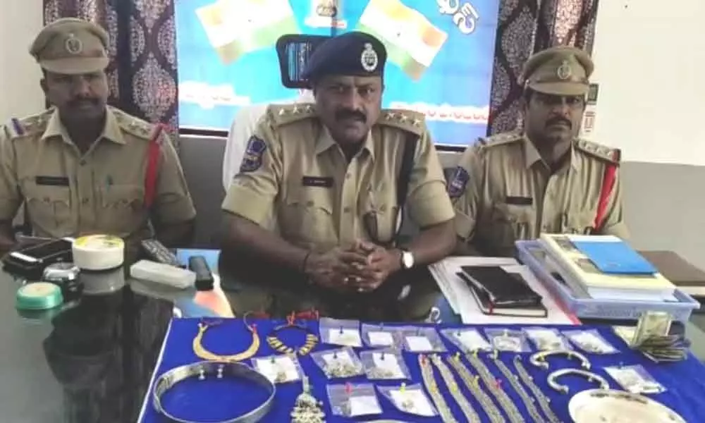 Nagarkurnool: Police arrest 2 house burglars