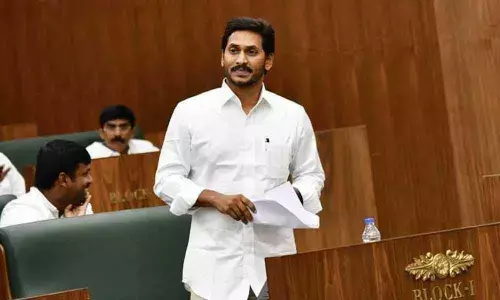Heritage sells onions for Rs. 200, YS Jagan slams at Chandrababu Naidu