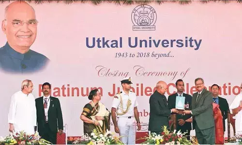 President Kovind recognises old friend, meets after 12 years