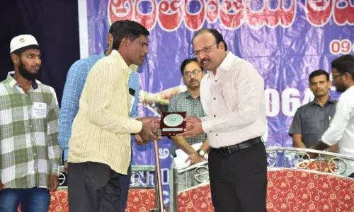 Dont pay bribes, Nizamabad Collector M Rammohan Rao urges people