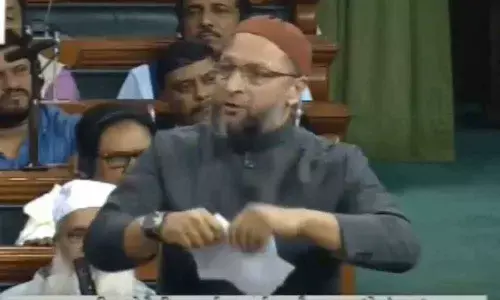 Owaisi tears copy of CAB after speech