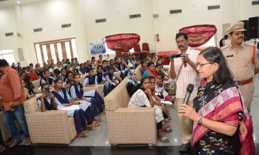 Yadadri- Bhongir: Collector Anitha shares schooldays experiences with students
