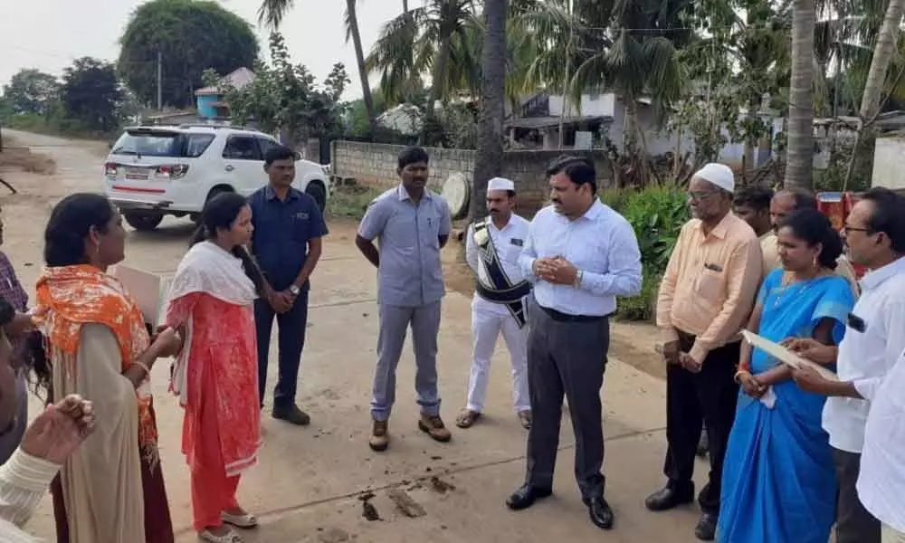 Kothagduem Collector Rajat Kumar Saini orders completion of soak pits works by December 15