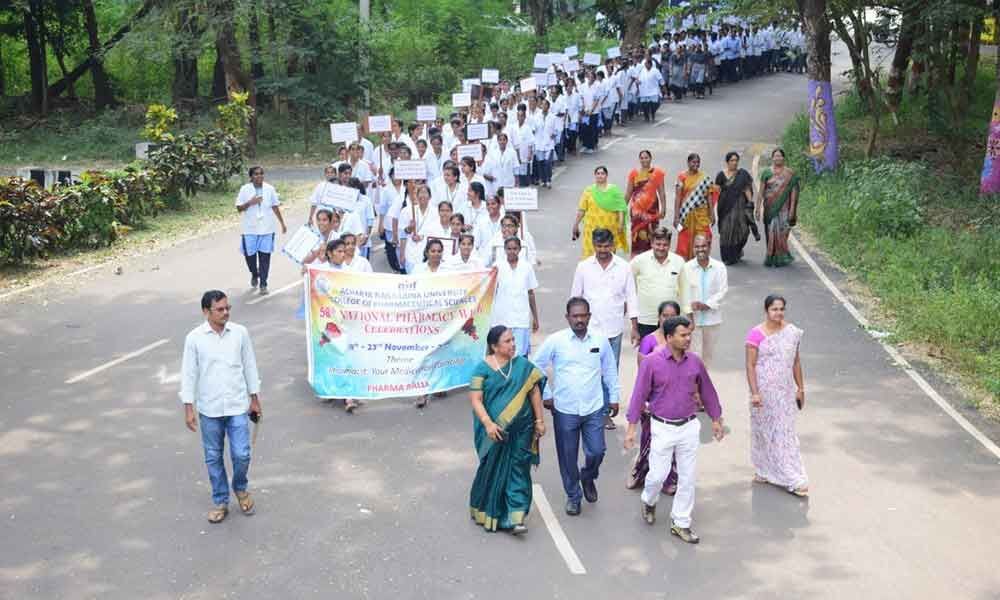 Guntur: Pharma students take out rally at ANU