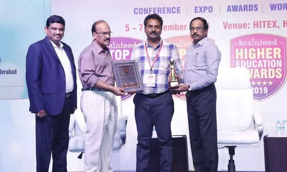 Ongole:  PACE gets Premier Institute of the year award by Brainfeed